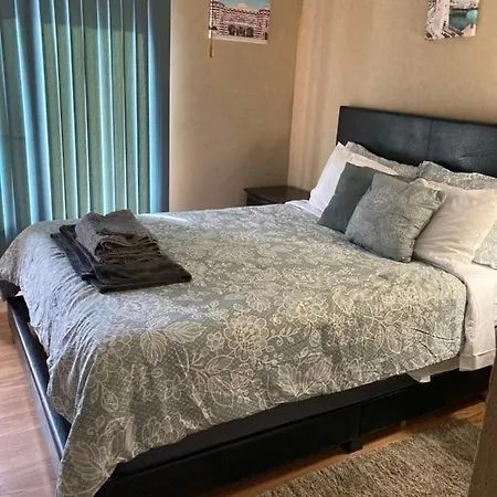 Irises House - Private Room In Home